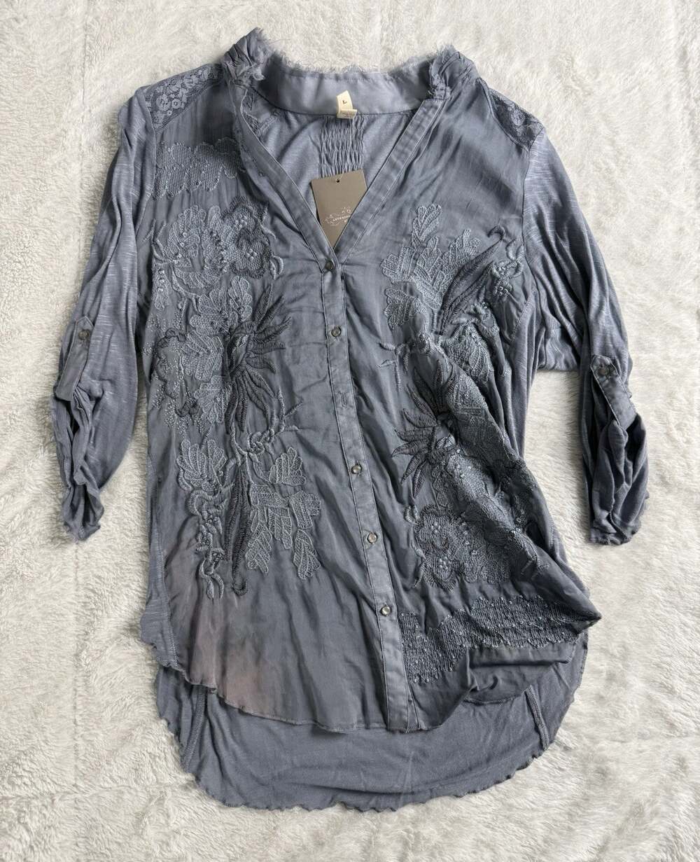 TINT Anthropologie 3/4 Sleeve Embroidered Button Up Blouse Women’s Size Lg Blue
